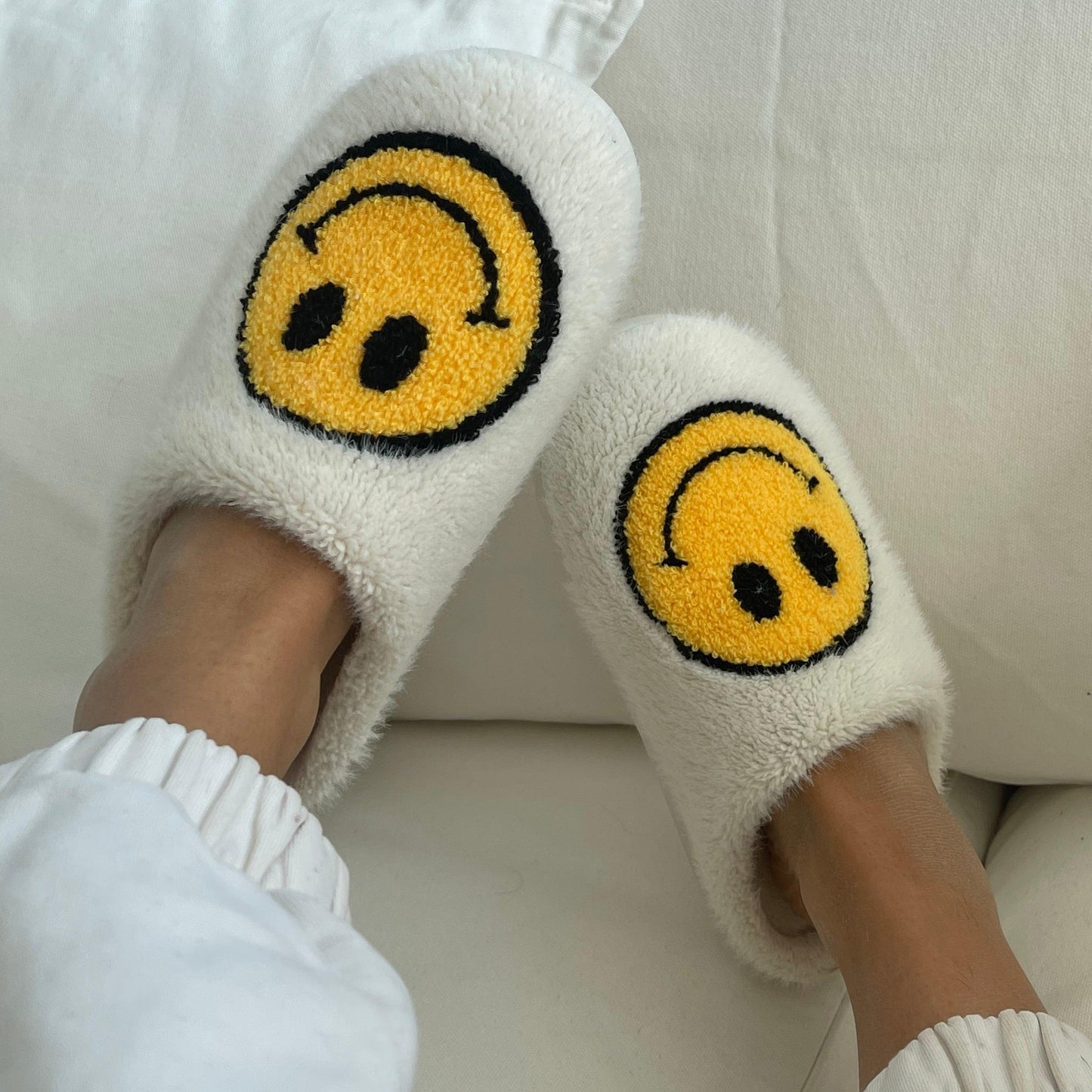 Cheery Slippers - EVRYJEWELS