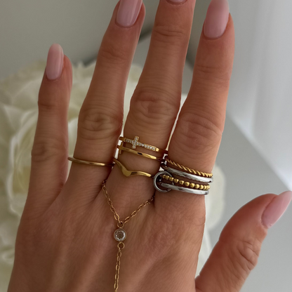 Divine Darling Cross Ring - EVRYJEWELS