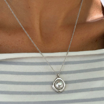 Pretty Pearl Aura Necklace - EVRYJEWELS