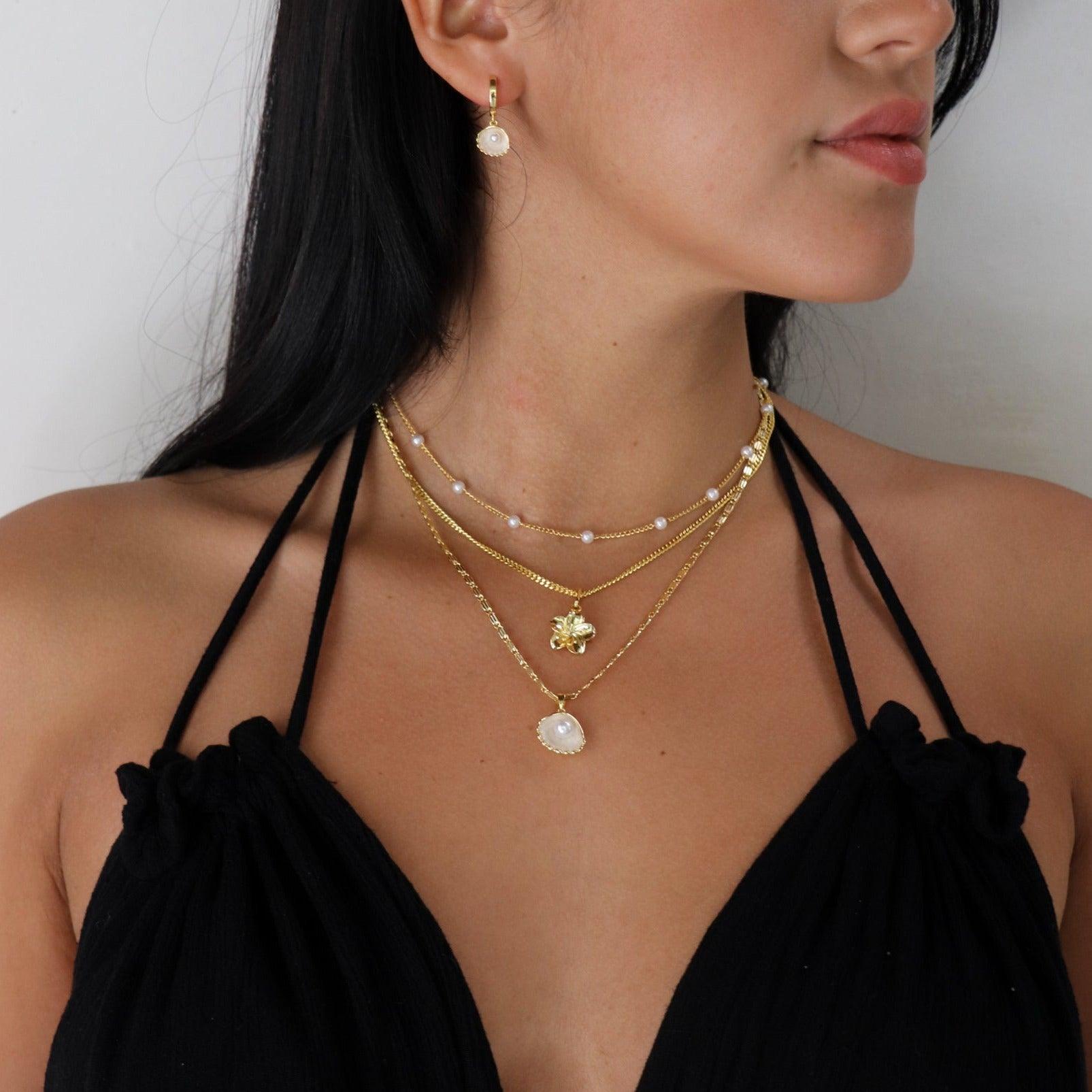 Hibiscus Necklace - EVRYJEWELS