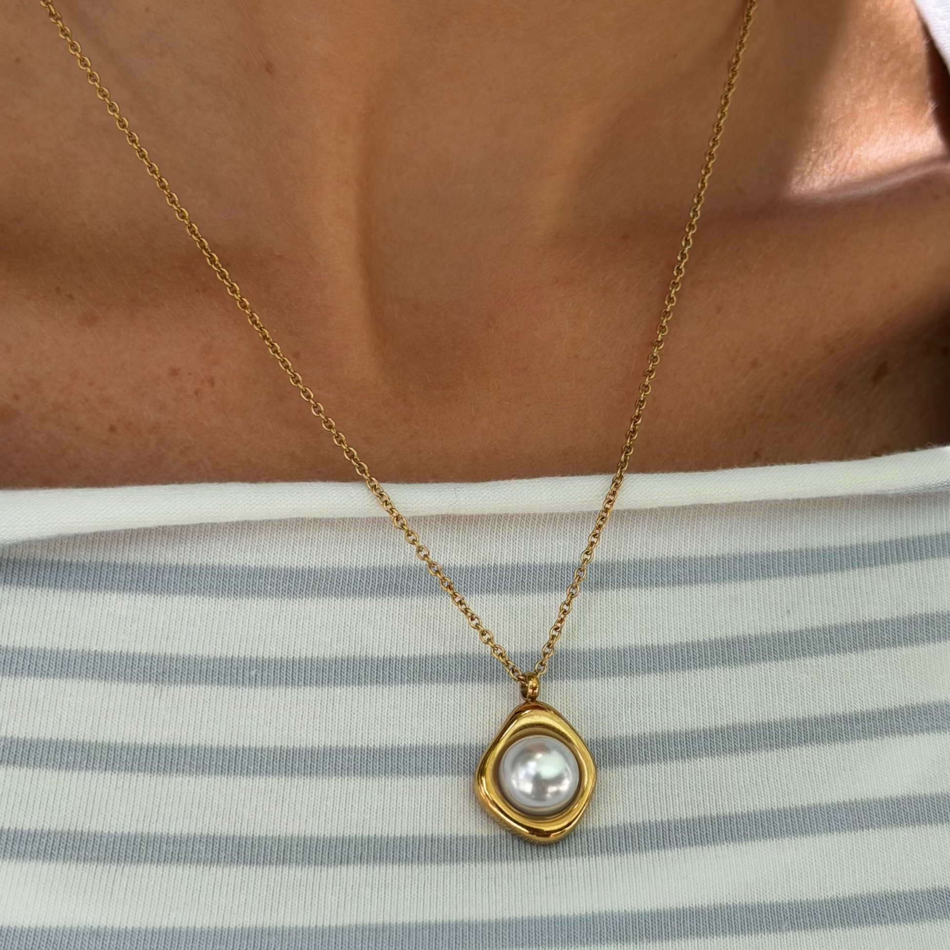 Pretty Pearl Aura Necklace - EVRYJEWELS