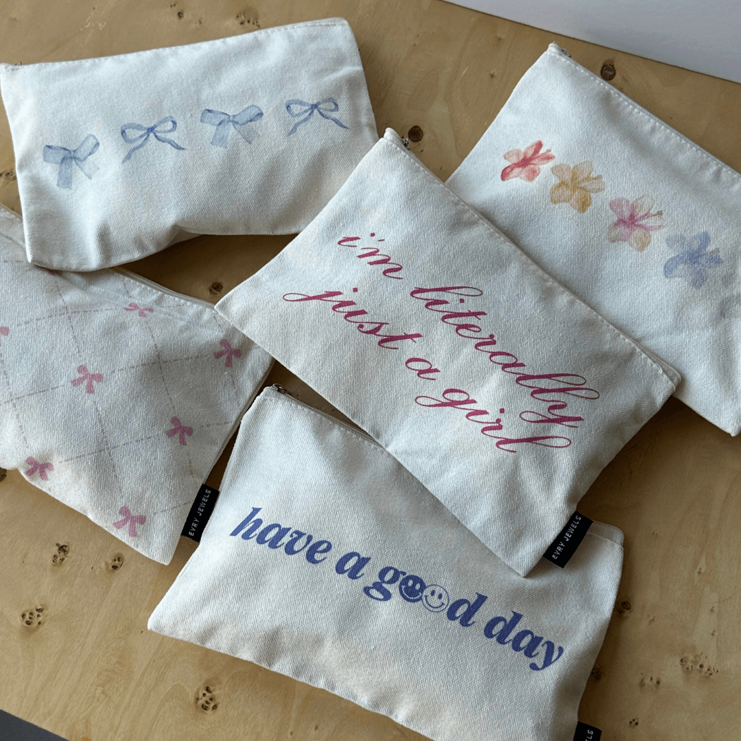 Take A Bow Toiletry Bag - EVRYJEWELS